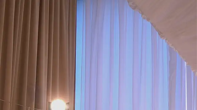 Pertunjukan Kamera Web YasmineShaw