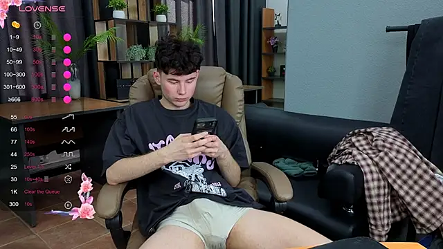 Cute_Mike: вебкам-шоу