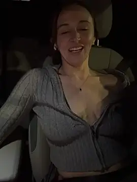 XXX chat uživo modela lunagirl13