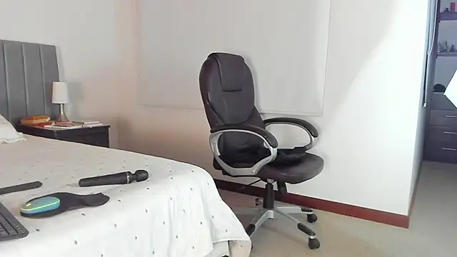 XXX chat uživo modela adriana71