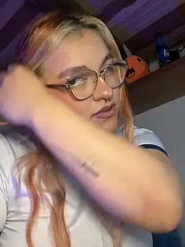  Онлайн чат XXX Sophia_Weest99