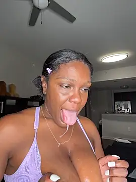 Онлайн чат XXX TilaTotti