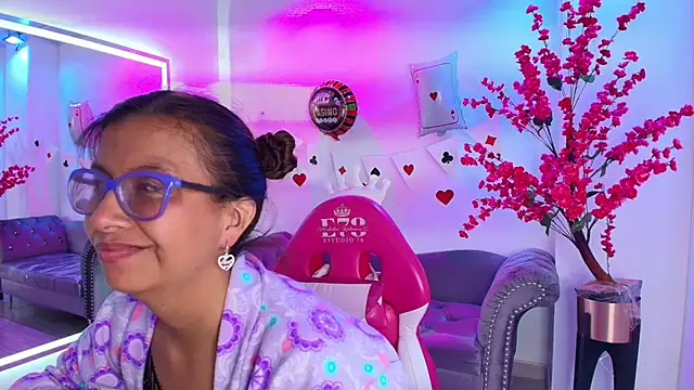 Amber__rouge Adlı Modelin Canlı XXX Sohbeti