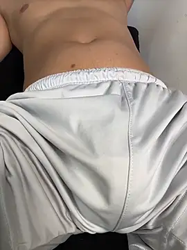 Chat +18 de Angel_Khouri ao vivo