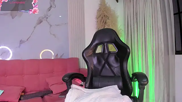 AriadnaLoren Chat XXX live