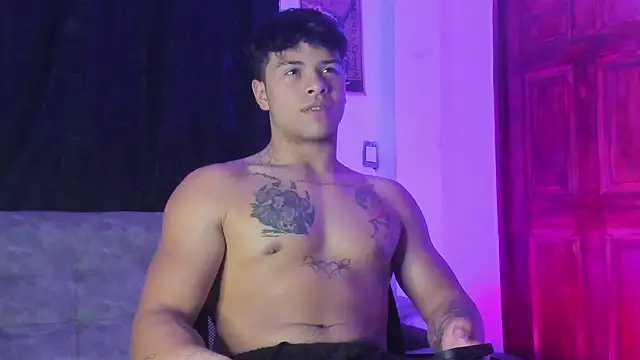 Dominic_Biker__ Chat XXX live