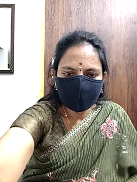 Queen-Neha – Kamerová šou