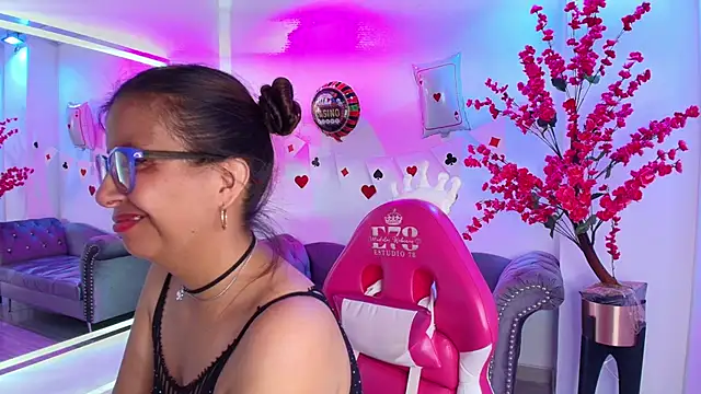 Chat +18 de Amber__rouge ao vivo