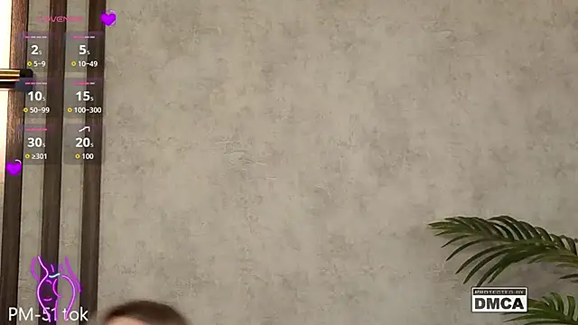 Holl1Would Live XXX-Chat