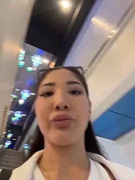 lean_lie8n Webbikameraesitys