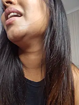 دردشة Indian_GlowingMiax الجنسية المباشرة