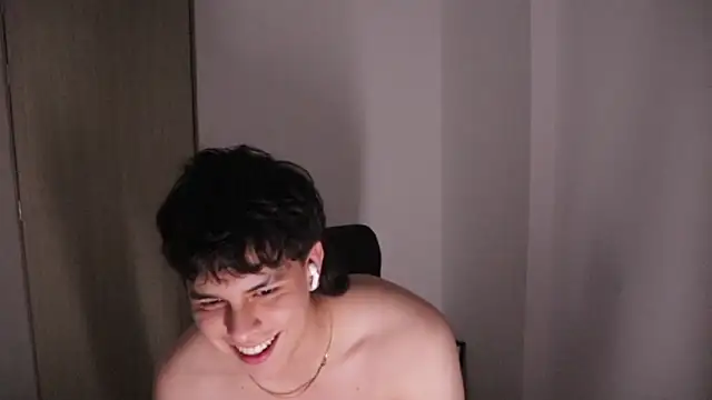 XXX chat uživo modela Tony_Hoffa