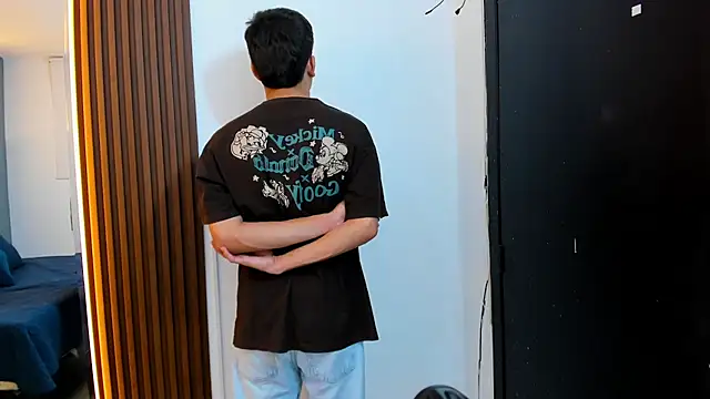 Tommy18__ Live XXX Chat