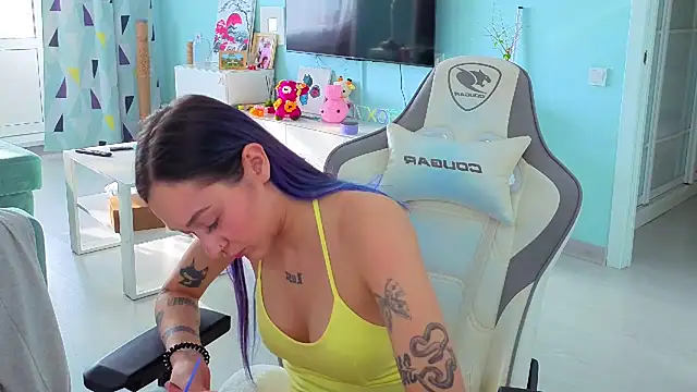 Im_suka Chat XXX in diretta