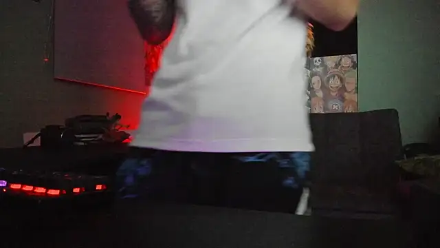 Dominatofstupid webkamerás műsora