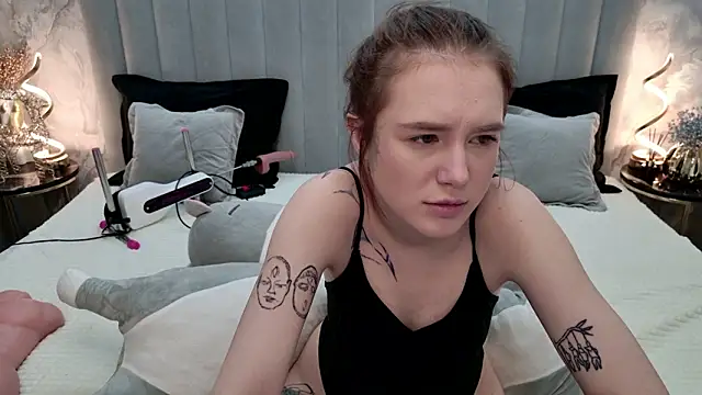 Chatroom XXX en direct de CarolineTenders