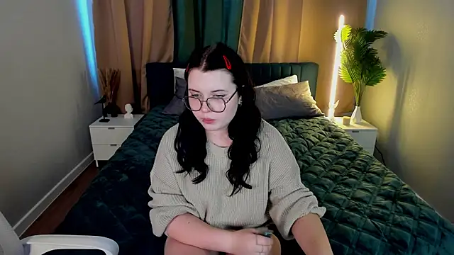 Chat +18 de Kira_G0ld ao vivo