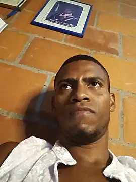 MAXIMO_JHONS – Naživo XXX chat