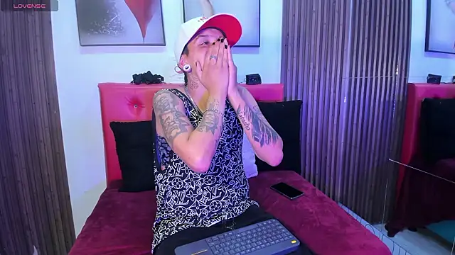 Chat +18 de naughty_girlwd ao vivo