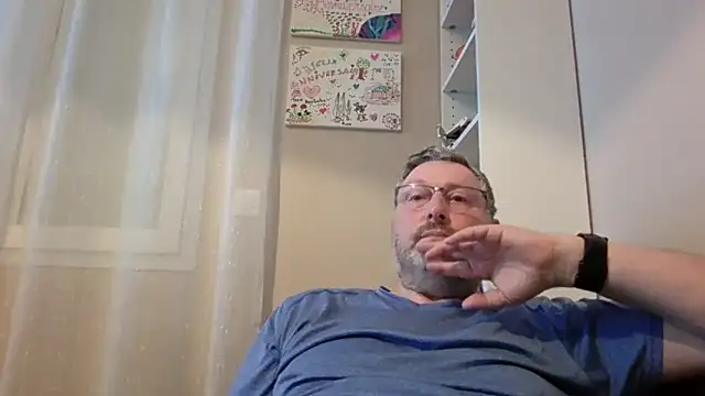 doudou310 现场XXX聊天