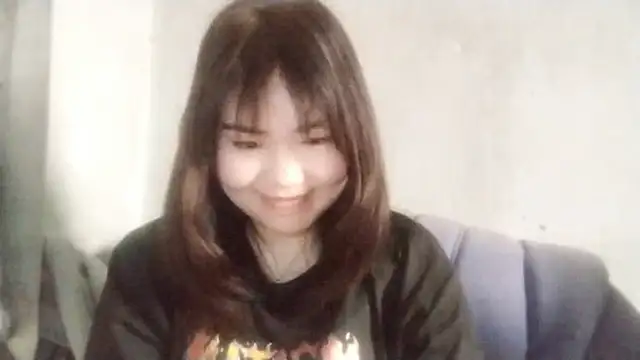 MollyAsian élő XXX-chatje