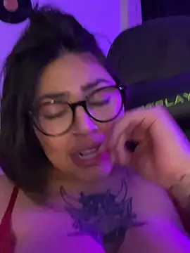 miacanela_xo élő XXX-chatje