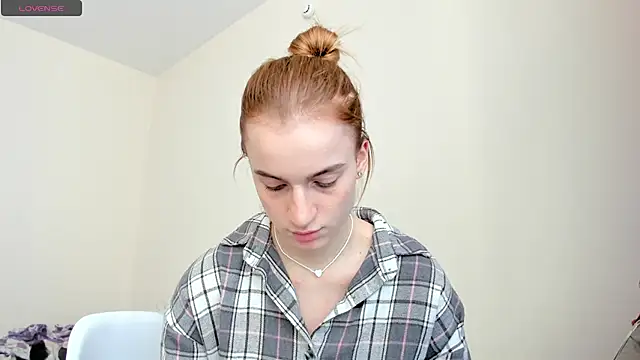 Stacey_Brown Chat XXX live