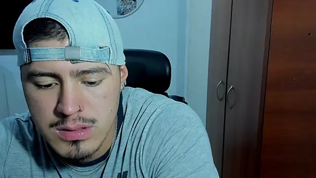 Baltazar_Dupont Adlı Modelin Canlı XXX Sohbeti