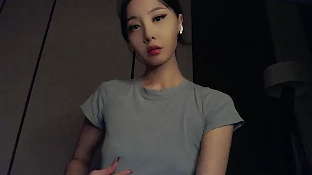 Fudzik0 Chat XXX in diretta