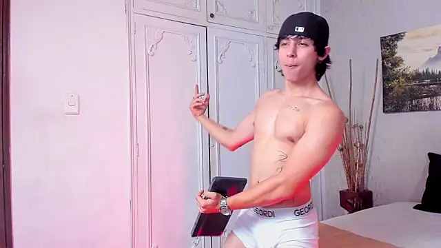 Tyler_durten Adlı Modelin Canlı XXX Sohbeti