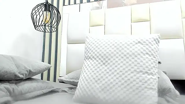 camila__herrera – Live XXX-chat