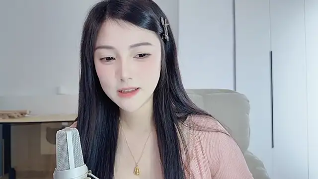 Show modela HaagenDazs_ na web-kameri