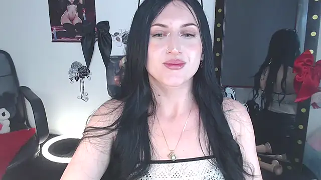 XXX chat uživo modela Evelyn_Sheeran