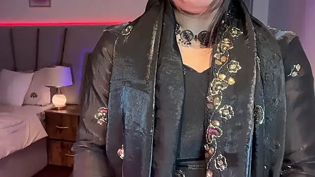 XXX chat uživo modela SunhariGirl