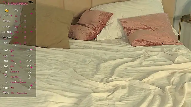 AdoraCortesのライブXXXチャット