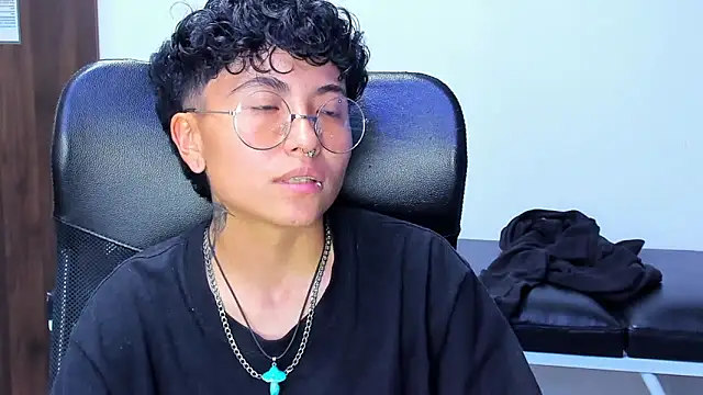 Show modela Im_Mathias na web-kameri