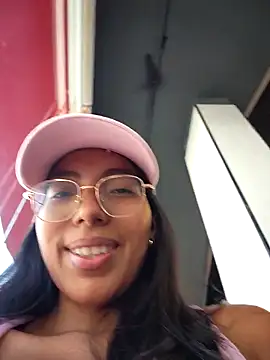 Show modela SheenaBrooke na web-kameri