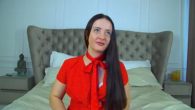 แชท XXX สดของ ElinaBellucci