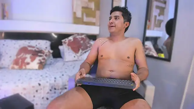 ThomasMontero 现场XXX聊天