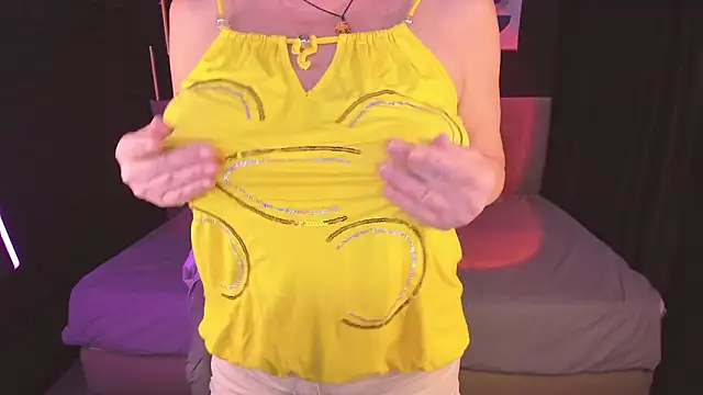 LindaPassionate – Naživo XXX chat