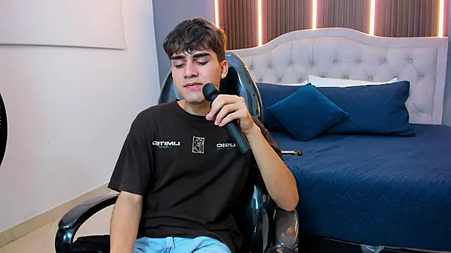 Tommy18__: απευθείας συνομιλία ΧΧΧ