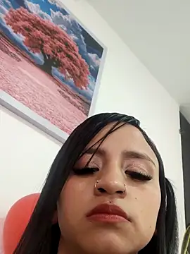 Show modela Lauraaa_pink18 na web-kameri