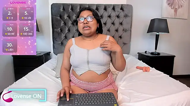 Chat +18 de Kiri_Black_ ao vivo