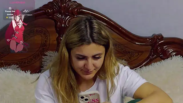 NicolePlay live XXX chat