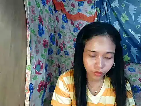 XXX chat uživo modela PinaySkinnyGirl