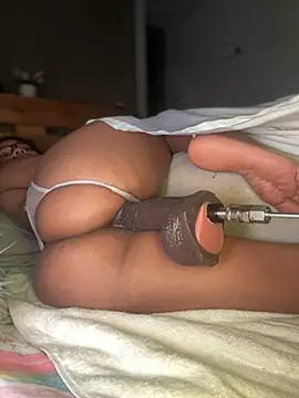 ROUSSH: διαδικτυακό σόου στην κάμερα