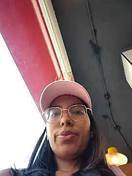 Chat +18 de SheenaBrooke ao vivo