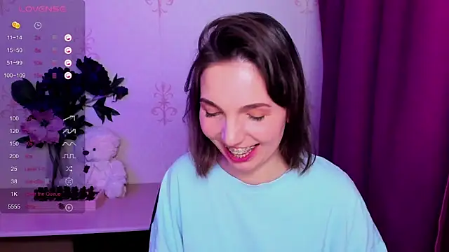 Онлайн чат XXX KindHazelHere_