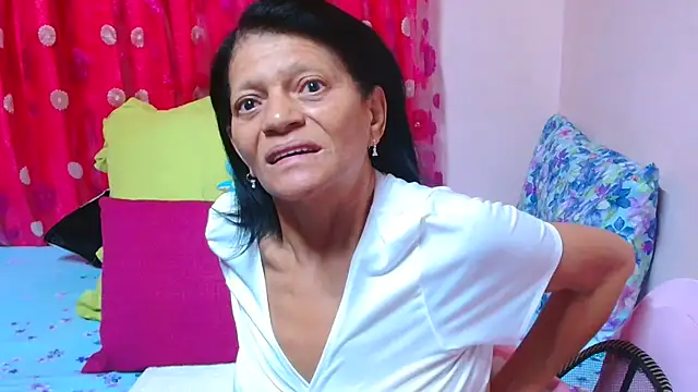 SLUTTYROXY Chat XXX in diretta