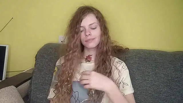 XXX chat uživo modela RayaNenlia